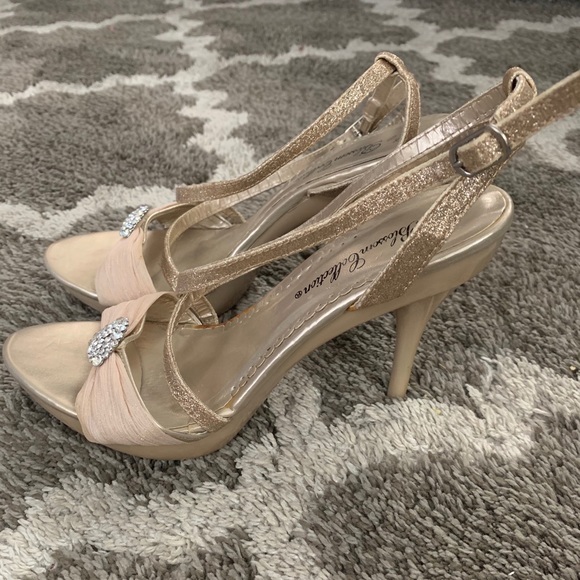 Gold strap heels - Picture 2 of 2